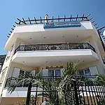 Malvasia Corner - Ex Romeo's House *