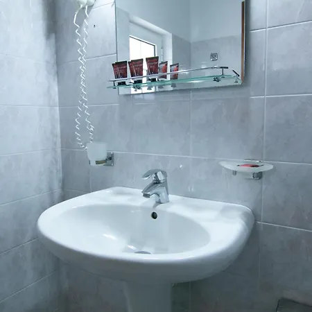 Malvasia Corner - Ex Romeo's House Apartman