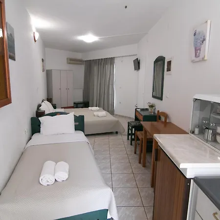 Malvasia Corner - Ex Romeo's House Apartment Monemvasia