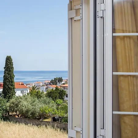 Malvasia Corner - Ex Romeo's House *